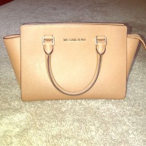 Michael Kors tote